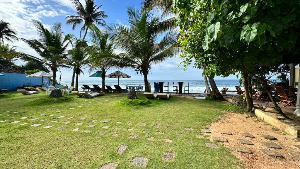 Isle Of Thalpe Bed & Breakfast Unawatuna Exterior photo