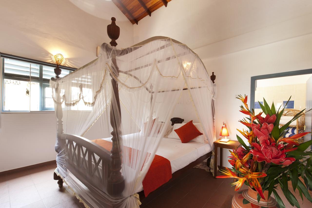 Isle Of Thalpe Bed & Breakfast Unawatuna Exterior photo